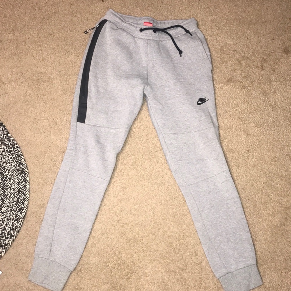 Nike tech fleece joggers